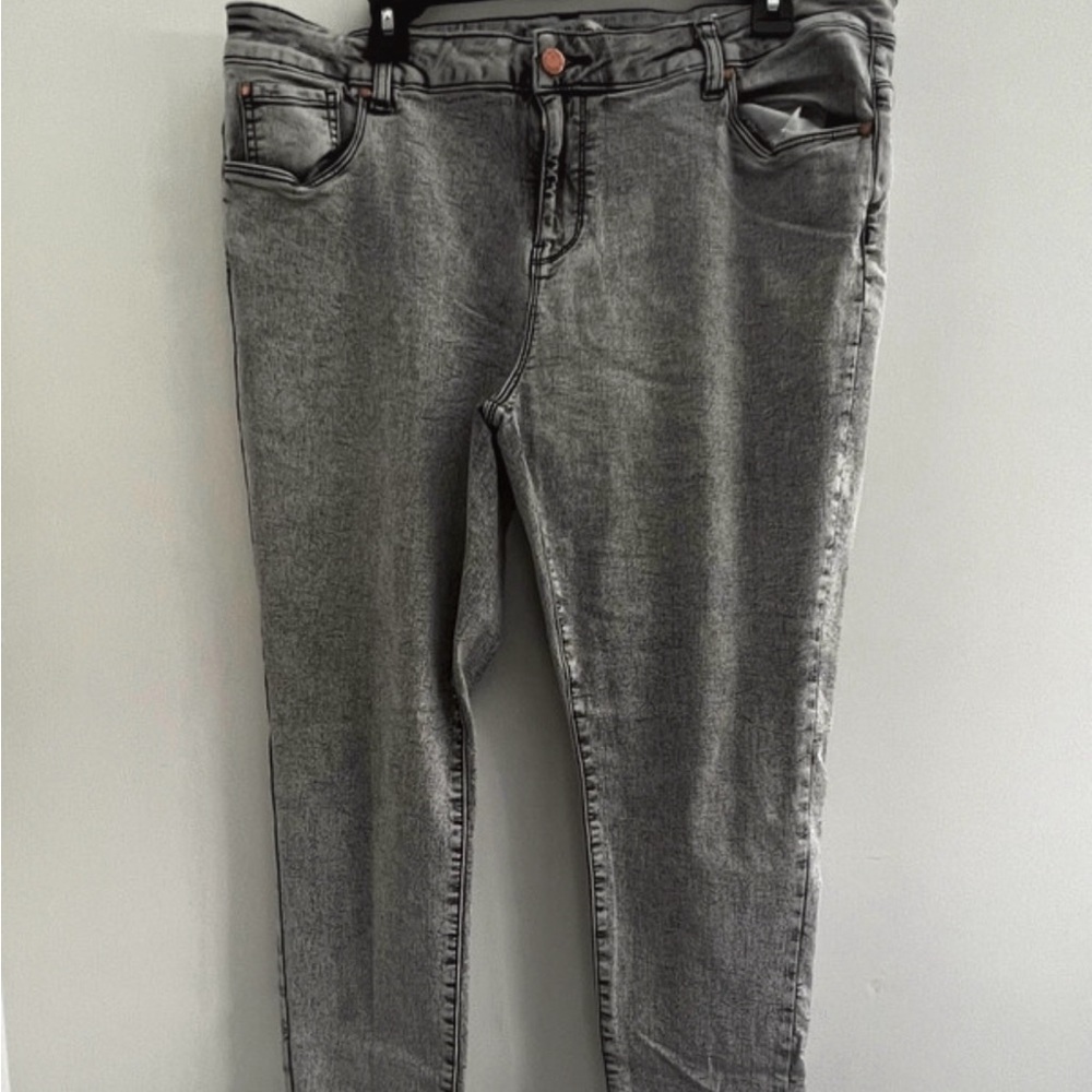 Acid wash jeans